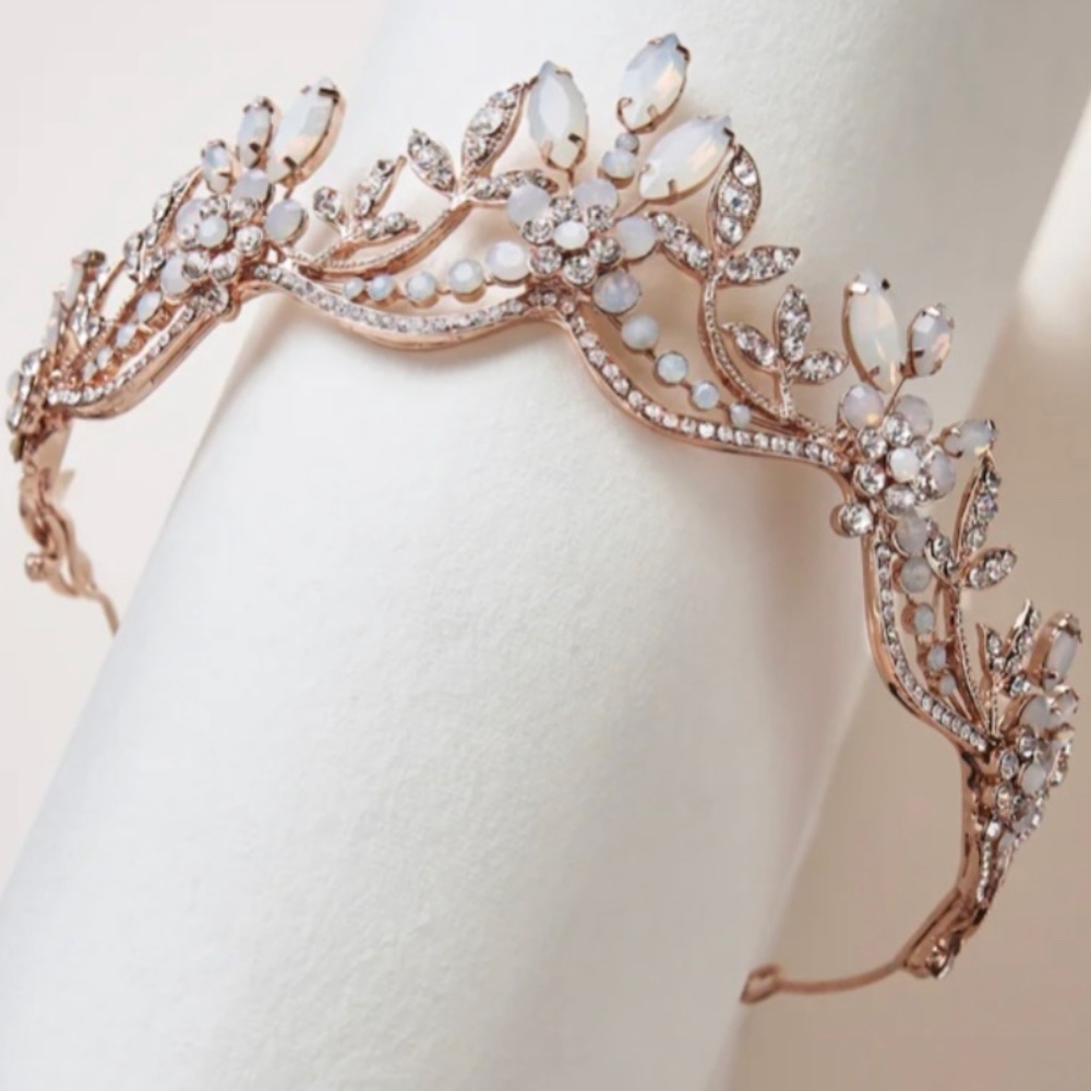 Dareth Colburn rose gold tiara. New, in designer box. Never worn.